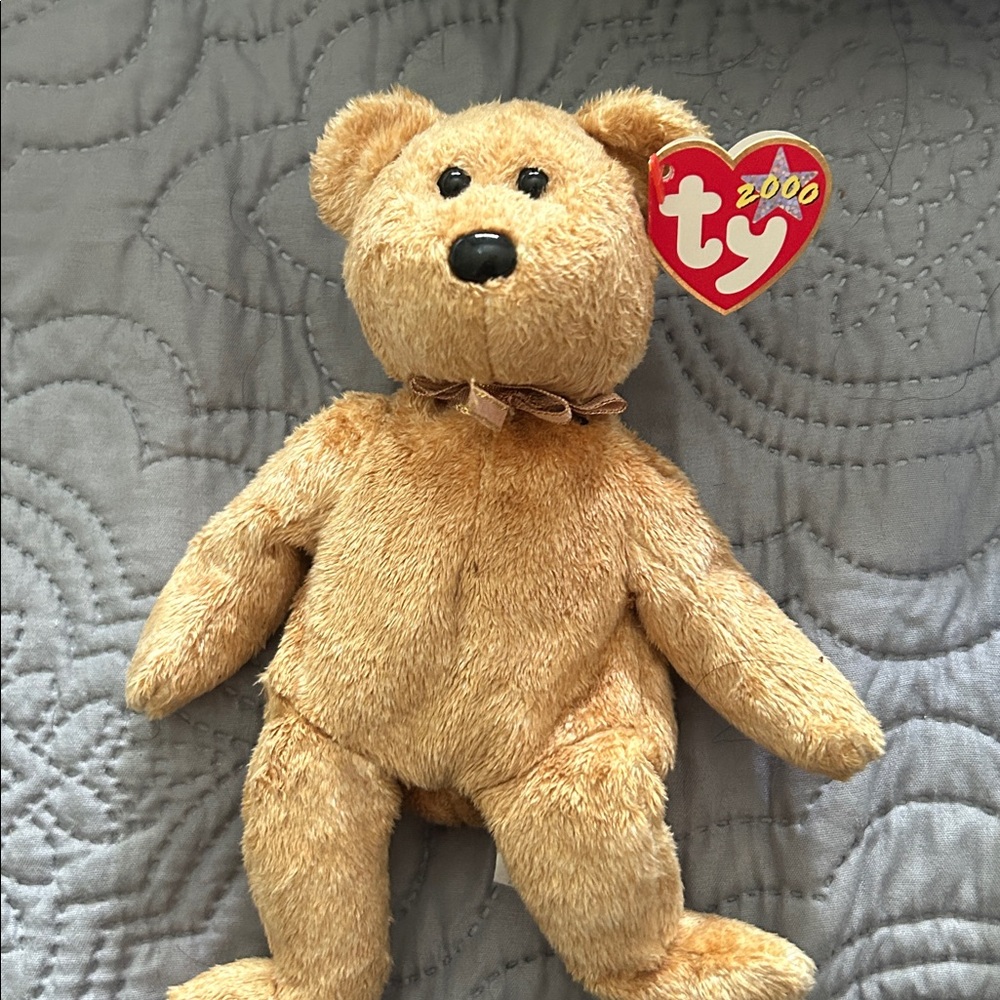 Ty Beanie Babies - Cashew the Bear - (2000, Retired